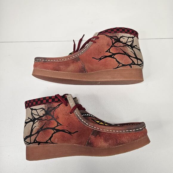 Men's Clarks Wallabee Evo Stranger Things Dark Sand Hell Fire Club Mens 8.5 NWOB - Picture 7 of 11